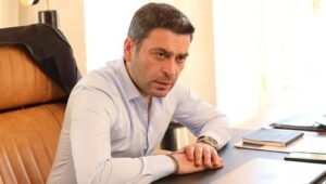 Uzak Şehir Stagione 1 Episodio 18 con Sottotitoli in italiano