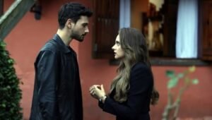 Hudutsuz Sevda Stagione 2 Episodio 1 con Sottotitoli in italiano