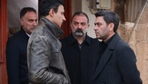 Uzak Şehir Stagione 1 Episodio 15 con Sottotitoli in italiano