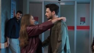 Hudutsuz Sevda Stagione 2 Episodio 22 con Sottotitoli in italiano